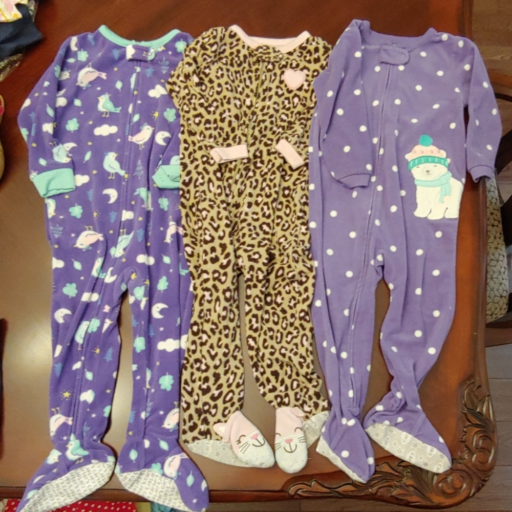 Lot of 3 Carter's 2T fleece footed sleepers